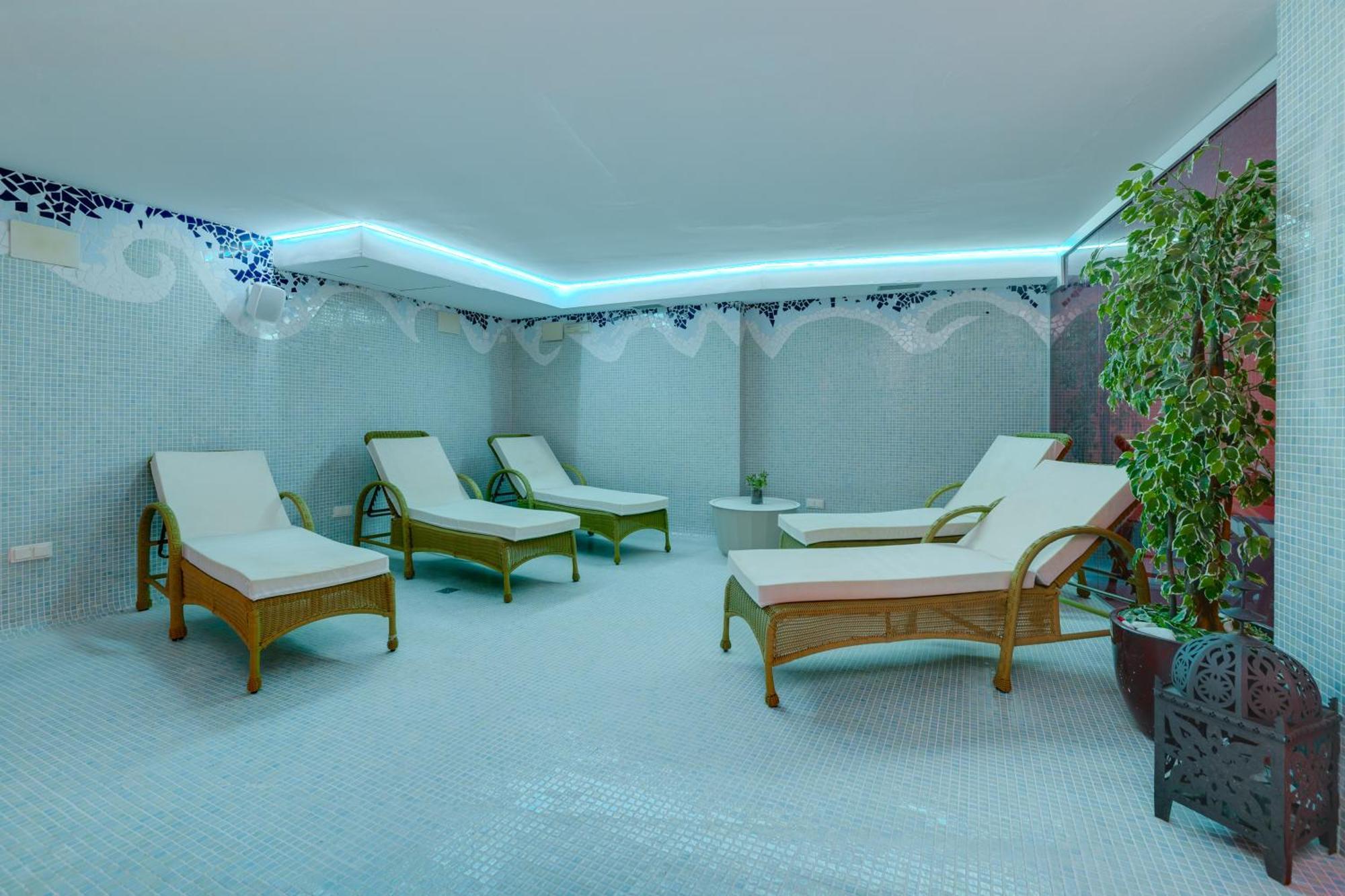 Hotel Daniya Spa&business 4* 4*